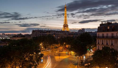 Prestige Double Room Comtesse - Eiffel Tower Front View with Balcony