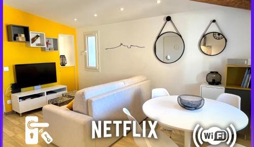One-Bedroom Apartment with City View