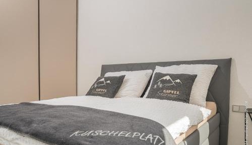 One-Bedroom Apartment with Garden