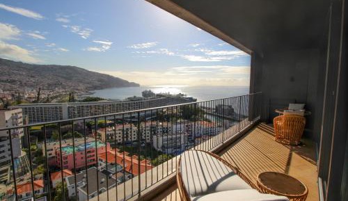 Bay Suite