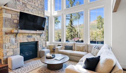 Four-Bedroom Holiday Home