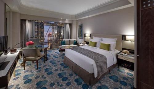 Twin Towers View Room King Bed