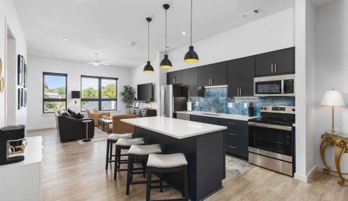 Two-Bedroom Deluxe Apartment with Balcony