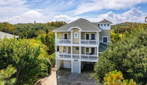 Six-Bedroom Holiday Home