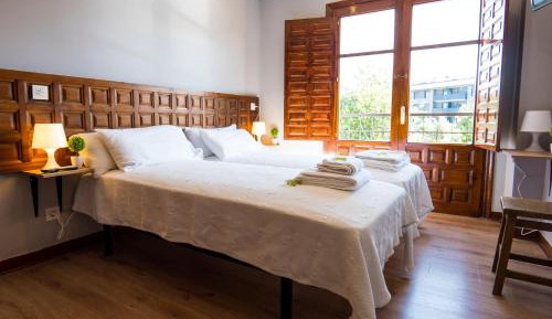 Twin Room with Shared Bathroom