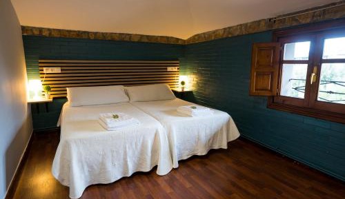 Double or Twin Room with Private Bathroom