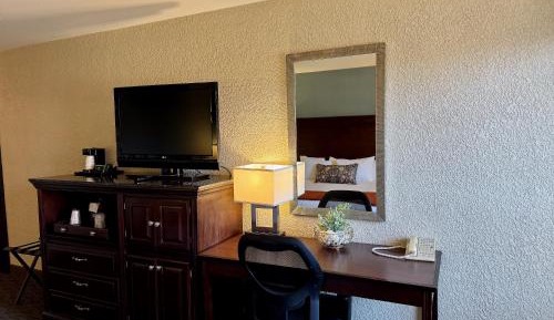 Premium King Room with Jetted Tub