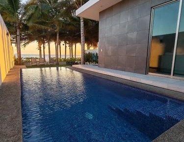 Villa - Beach Front