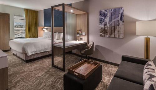 King Suite with Sofa Bed and Adapted Tub - Mobility Accessible