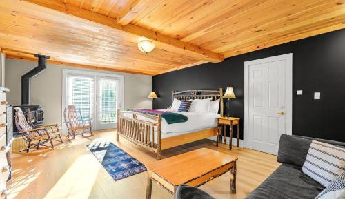 Deluxe King Suite