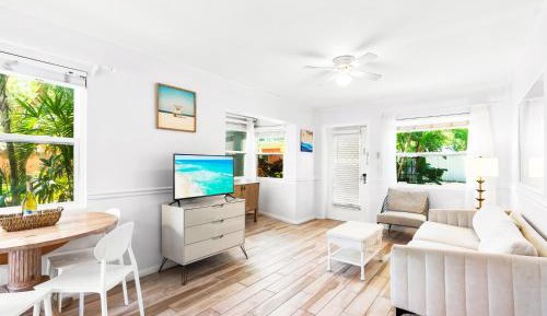 Bungalow - Water Front 