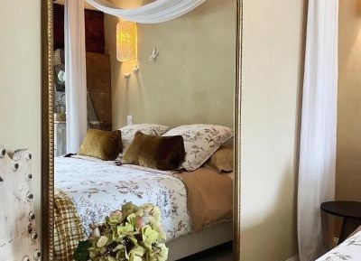 Queen Room with Spa Bath