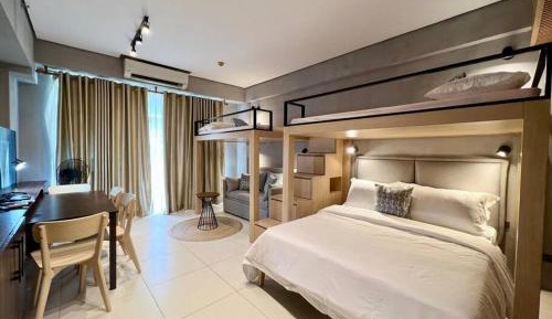 One-Bedroom Apartment with Balcony and Water View