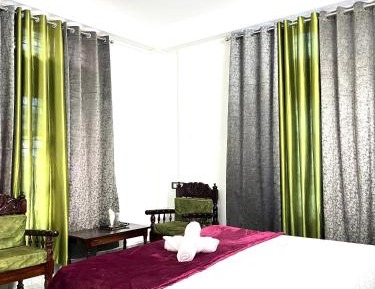 Deluxe Double Room (2 Adults + 1 Child)