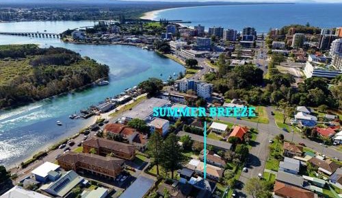 Three-Bedroom Holiday Home 