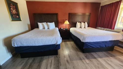 Queen Room with Two Queen Beds - Non-Smoking