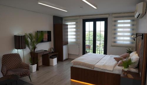 Suite with Garden View