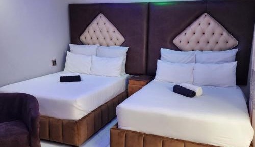 Deluxe Family Suite