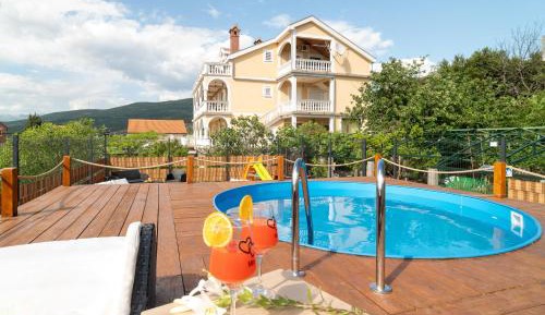 One-Bedroom Apartment - Sea Side