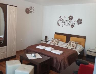 Deluxe Double Room with Private Bathroom