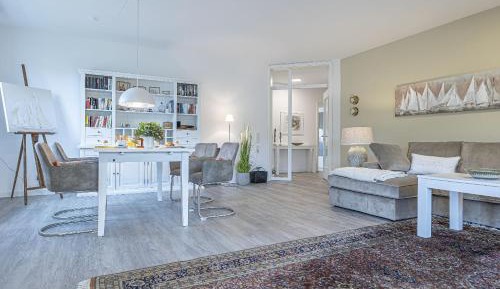 One-Bedroom Apartment with Balcony