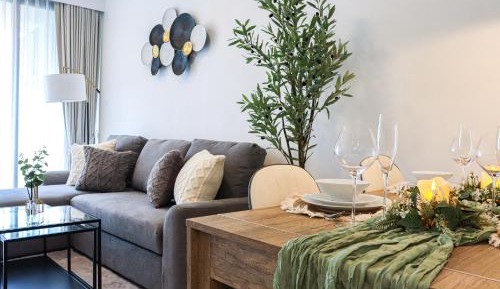 Two-Bedroom Apartment with Lake View