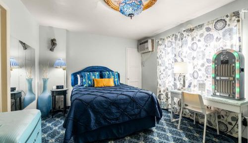 Deluxe Queen Room