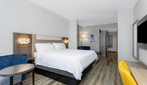 Queen Suite with Two Queen Beds and Sofa Bed