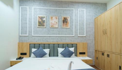 Deluxe Room (2 Adults + 1 Child)