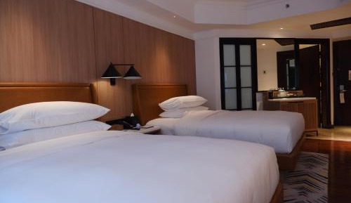 Deluxe Double Room with Lake View
