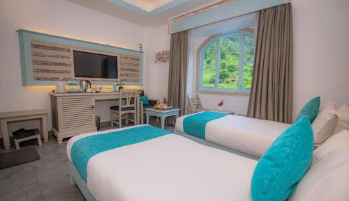 Twin Room with Lake View