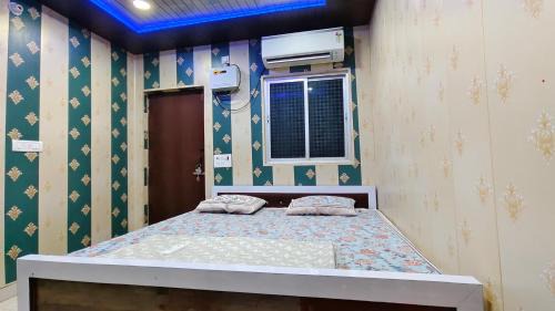 Deluxe Double Room (2 Adults + 1 Child)