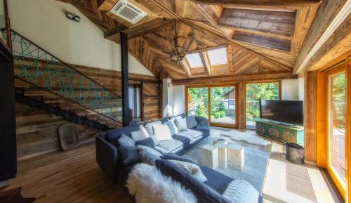 Penthouse Apartment - free access to swimming pool and spa facilities