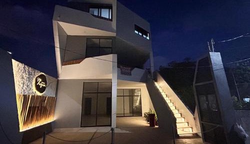 Superior One-Bedroom Apartment with Balcony