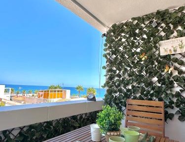One-Bedroom Apartment with Sea View and Balcony