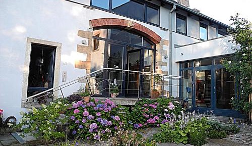 Apartment with Garden View
