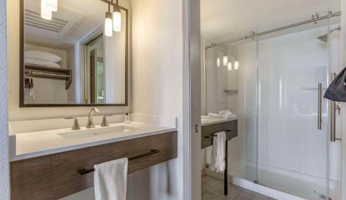 Standard King Suite