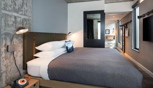 Superior King Room