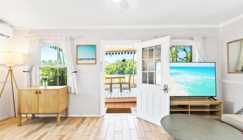 Bungalow - Water Front 