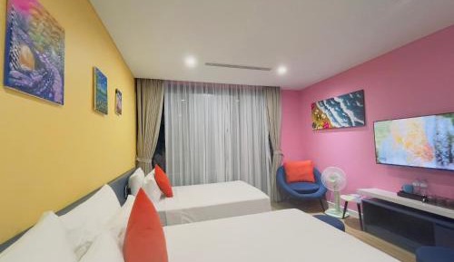 One-Bedroom Apartment with Sea View