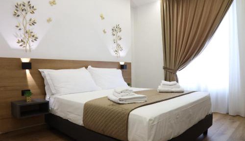 Deluxe Double Room (2 Adults + 1 Child)