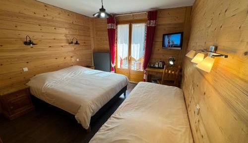 Triple Room with Mountain View