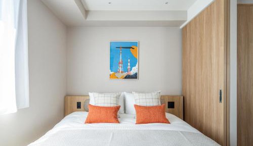 Premier One-Bedroom Apartment