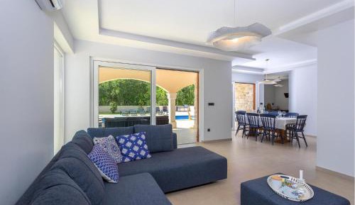 Four-Bedroom Holiday Home