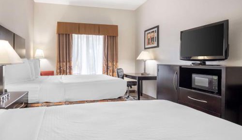 Queen Room with Two Queen Beds - Non-Smoking