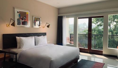 Deluxe Double Room with Balcony