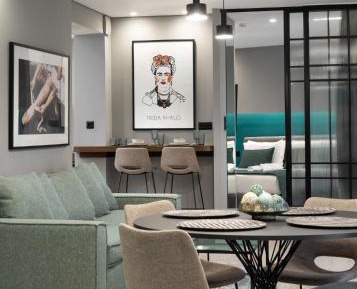 King Suite with Balcony & Acropolis View