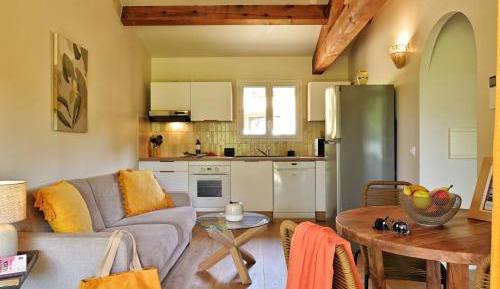 One-Bedroom Mini Villa