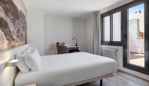 Double or Twin Room with Terrace