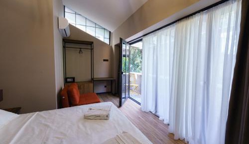 Deluxe Family Suite